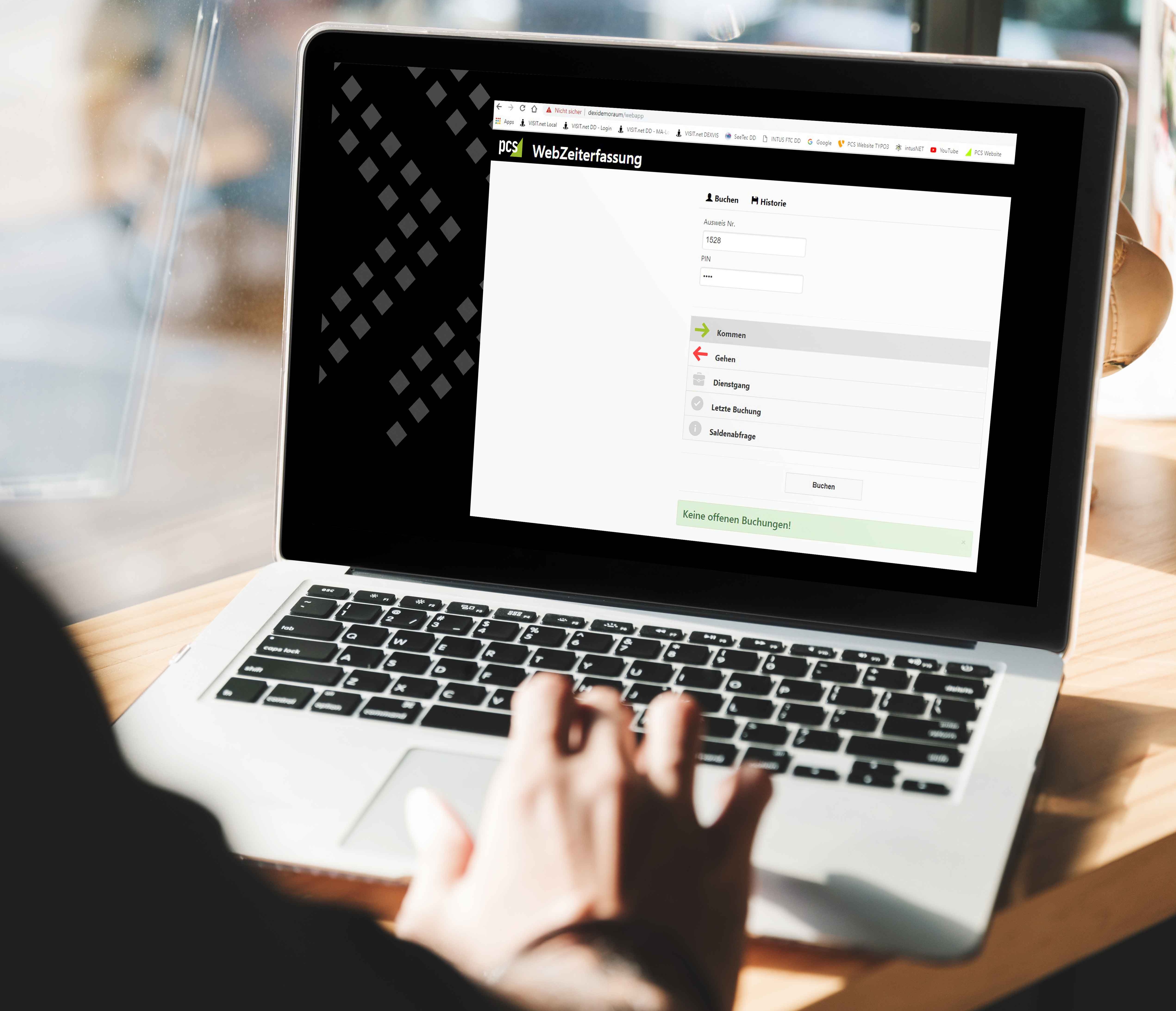 Software zur Zeiterfassung INTUS FTC auf Bildschirmanzeige