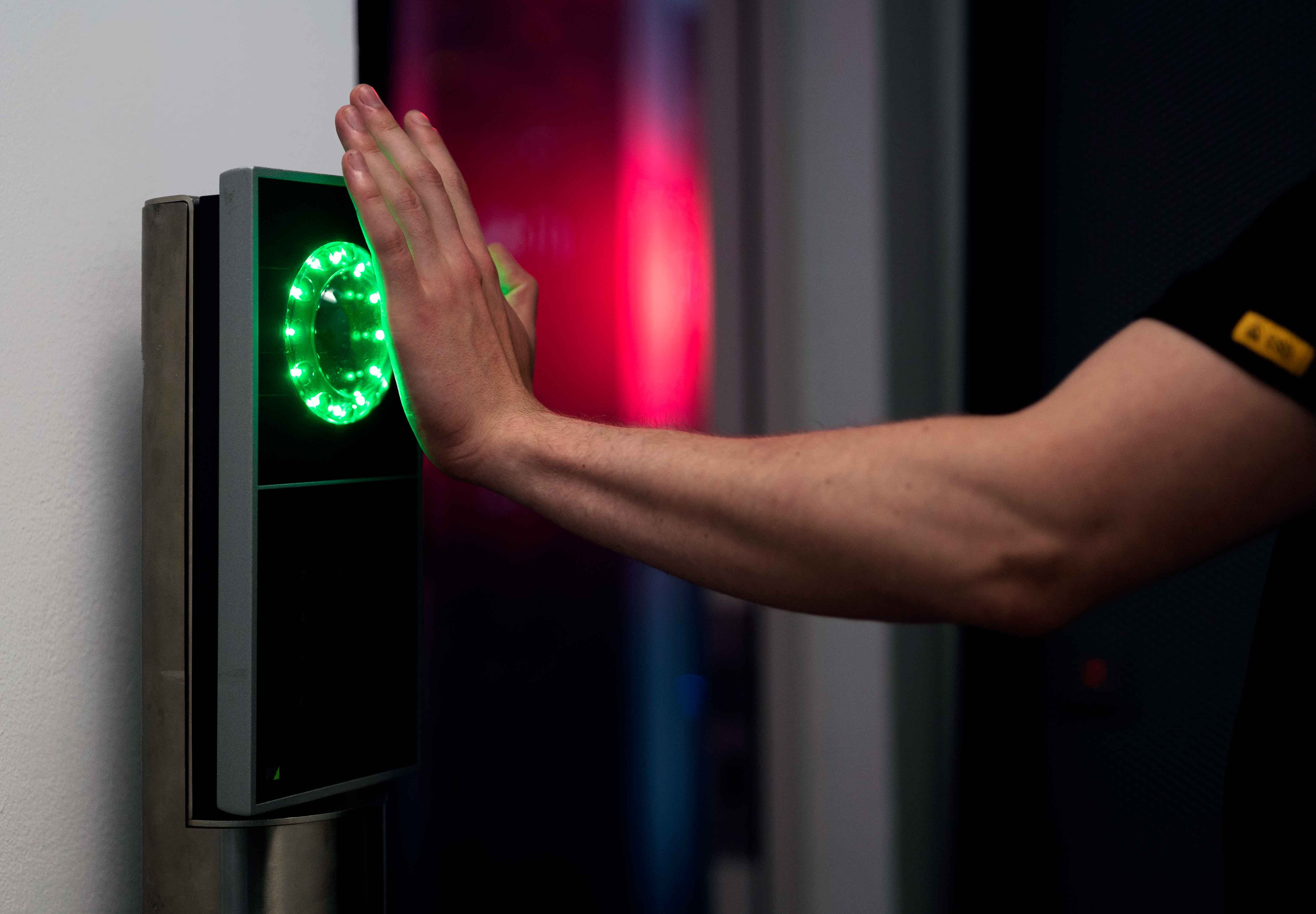 Zutrittskontrolle mit Biometrie-Leser Handvenenscanner
