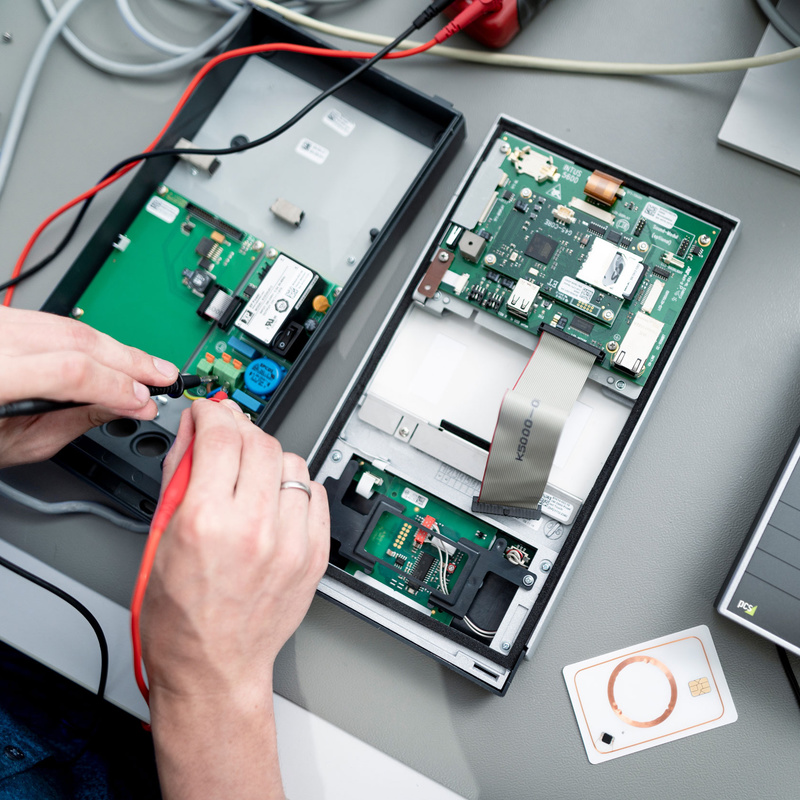 Technischer Service INTUS Hardware Check offenes Terminal